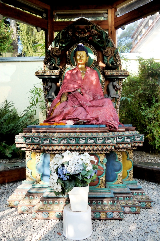 Buddha im Garten